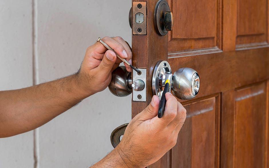 ouvrir une porte fermée à clé Villepreux