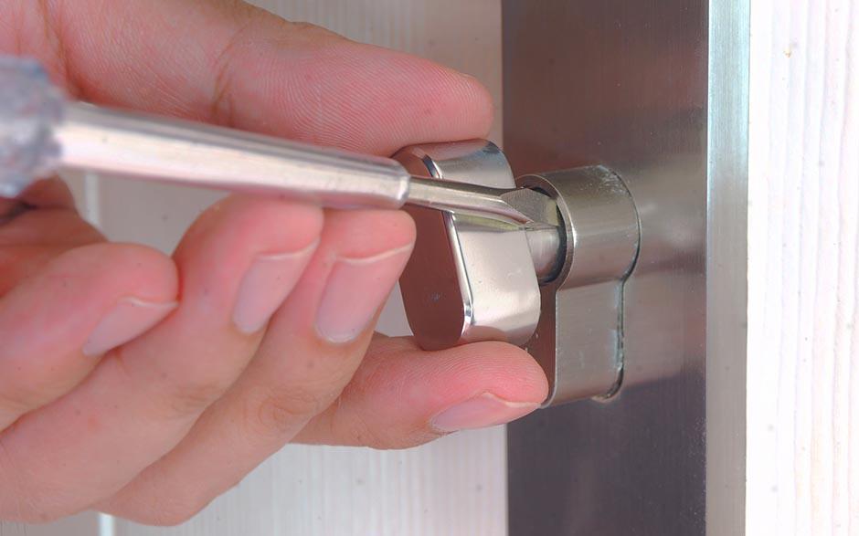 ouvrir une porte fermée à clé Villepreux