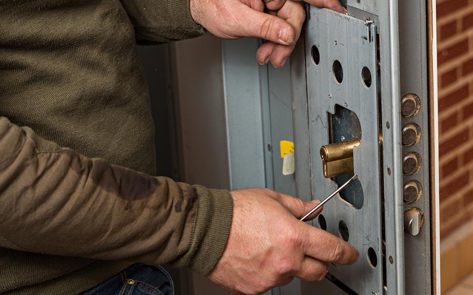 serrure porte garage basculante Villepreux